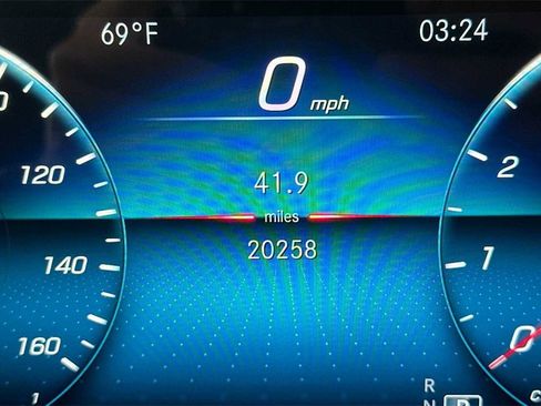 Used 2022 Mercedes-Benz GLE 350 4MATIC w/ AMG Line Exterior image 36