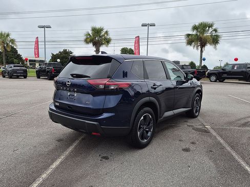 Used 2024 Nissan Rogue SV FWD image 3