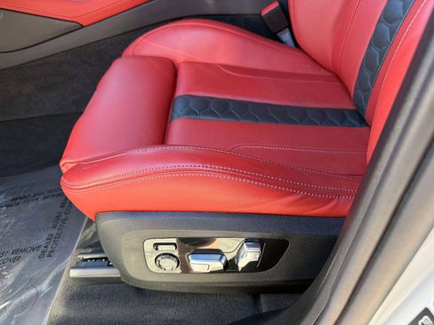 Used 2025 BMW X5 M Competition w/ Executive Package image 34