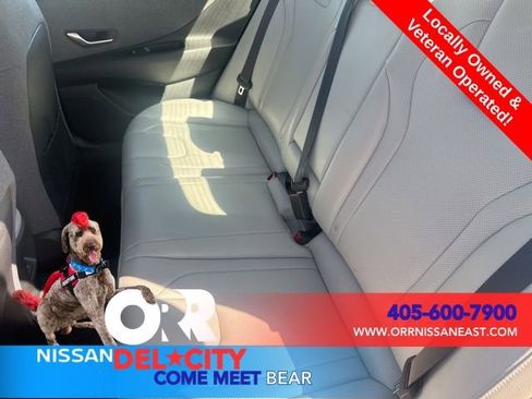 Used 2025 Hyundai Elantra Limited FWD image 11
