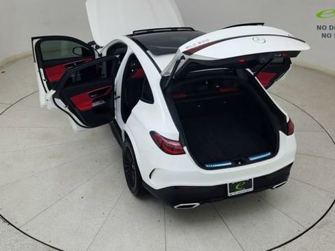 Used 2025 Mercedes-Benz GLC 300 4MATIC image 91