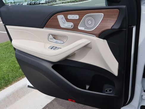 New 2026 Mercedes-Benz GLS 450 4MATIC image 39