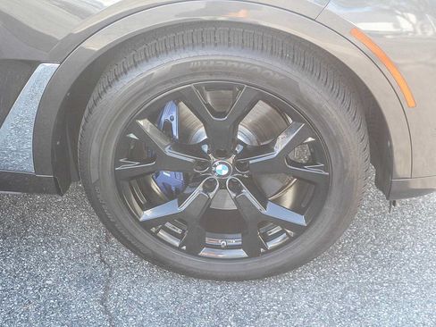 Used 2022 BMW X7 xDrive40i w/ Premium Package AWD/4WD image 9