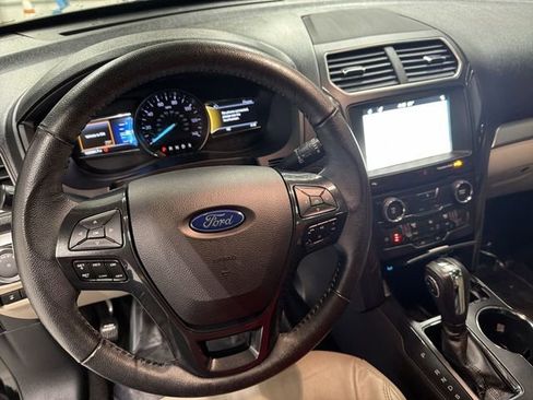 Used 2018 Ford Explorer XLT w/ Equipment Group 202A image 20