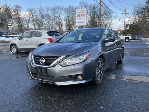 Used 2018 Nissan Altima 2.5 SV image 1