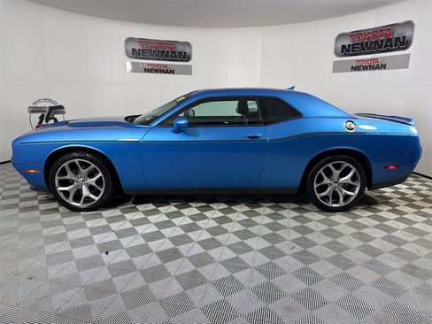 Used 2015 Dodge Challenger SXT Plus image 8