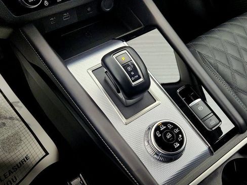 Used 2024 Mitsubishi Outlander SEL image 17