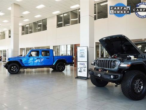 Used 2024 Chevrolet Silverado 1500 LT image 43