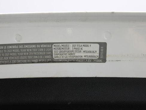 Used 2021 Tesla Model Y Long Range image 32