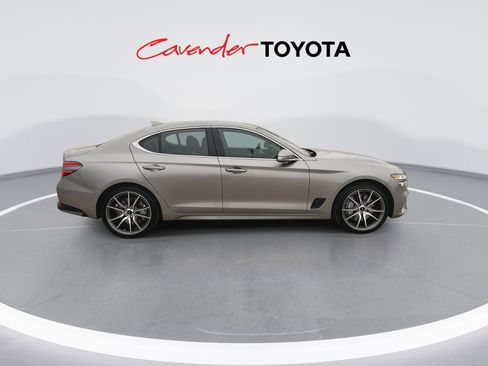 Used 2025 Genesis G70 2.5T image 9