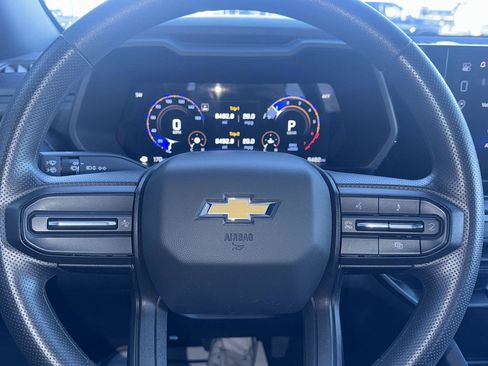 Used 2024 Chevrolet Colorado W/T image 11
