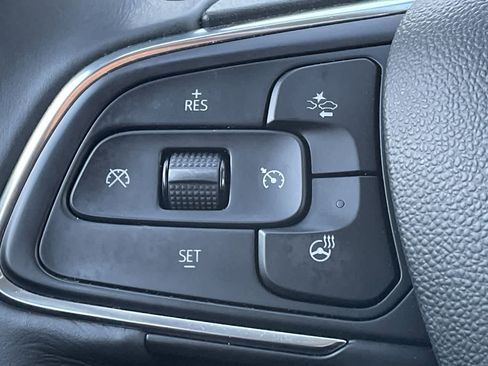 Used 2023 Buick Envision Avenir image 24