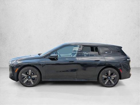 Used 2024 BMW iX xDrive50 w/ Premium Package AWD/4WD image 7