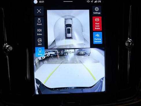 Certified 2025 Volvo V90 B6 Cross Country Ultra AWD/4WD image 33
