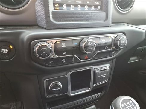 Used 2023 Jeep Wrangler Willys image 17