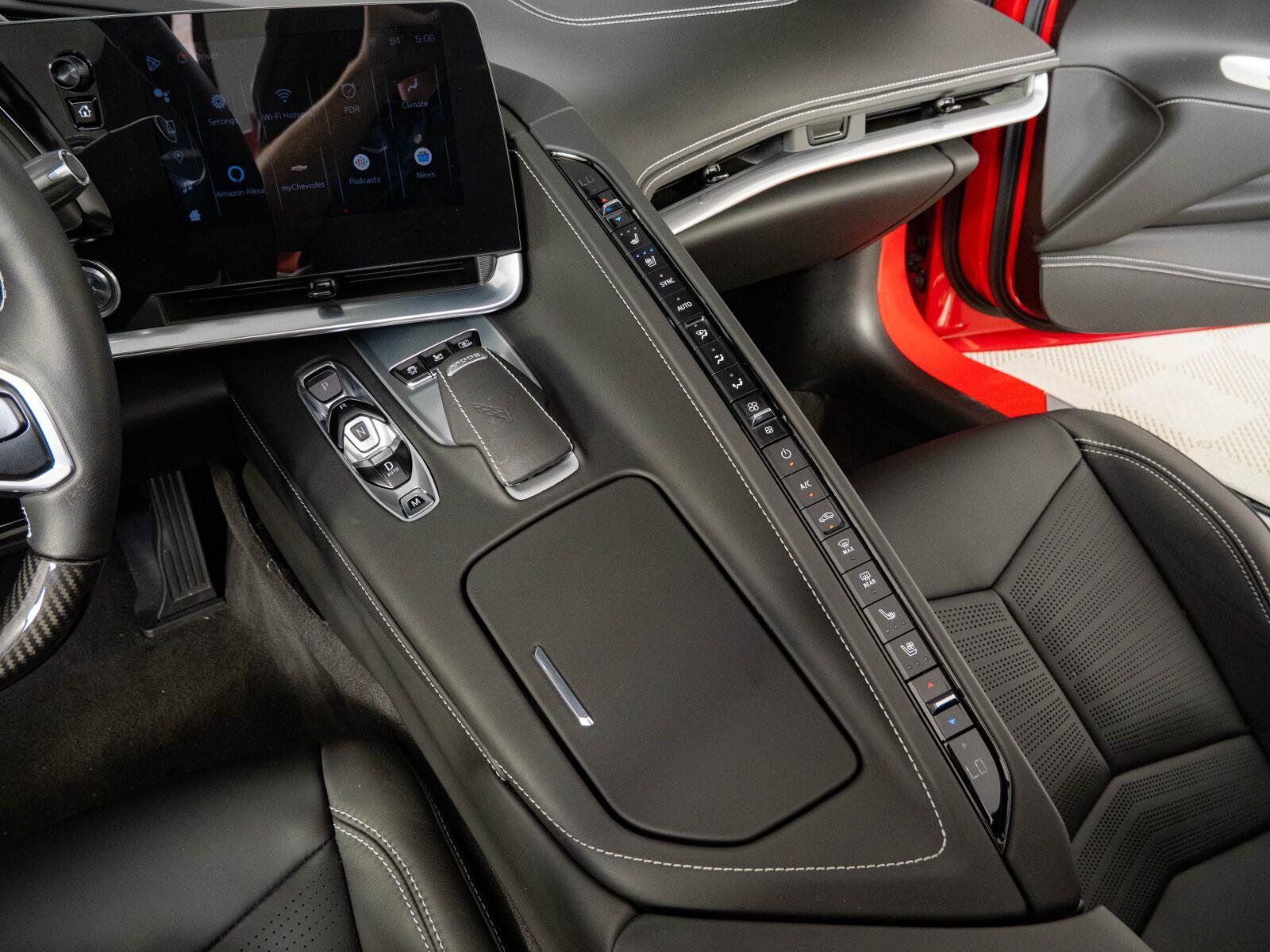 Used 2024 Chevrolet Corvette Z06 RWD image 15