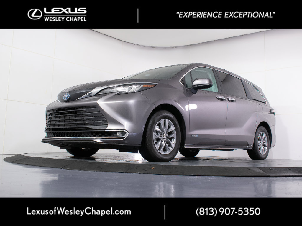 Used 2021 Toyota Sienna XLE w/ XLE Plus Package AWD/4WD image 8
