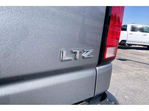 Used 2025 Chevrolet Silverado 3500 LTZ AWD/4WD image 9
