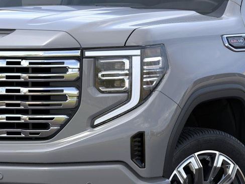 Used 2025 GMC Sierra 1500 Denali AWD/4WD image 10