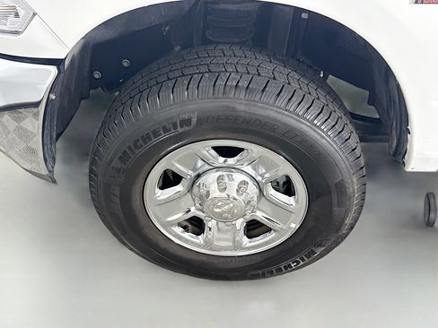 Used 2018 RAM 2500 Tradesman w/ Chrome Appearance Group image 37