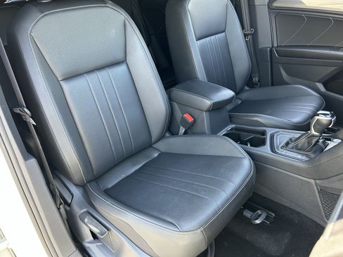 Used 2023 Volkswagen Tiguan SE R-Line FWD image 8