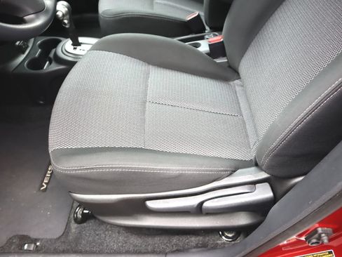 Used 2019 Nissan Versa SV FWD image 17