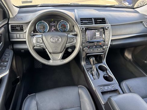 Used 2017 Toyota Camry XLE image 7