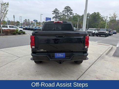 Used 2025 Chevrolet Colorado Trail Boss AWD/4WD image 8