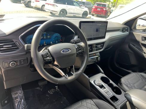 Used 2023 Ford Escape Platinum w/ Premium Technology Package AWD/4WD image 25