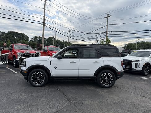 Certified 2023 Ford Bronco Sport Outer Banks w/ Tech Package AWD/4WD image 3