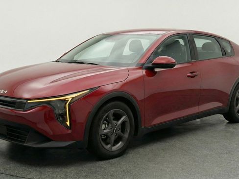 Used 2025 Kia K4 LXS image 3