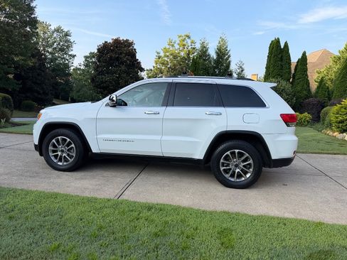 Used 2014 Jeep Grand Cherokee Limited w/ Trailer Tow Group IV RWD image 9