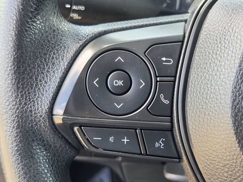 Used 2025 Toyota Corolla LE FWD image 23