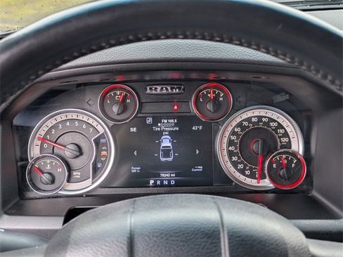 Used 2017 RAM 1500 Classic SLT w/ SLT Plus D￩cor Group image 14