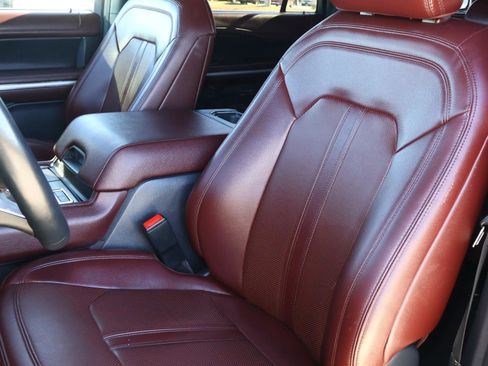 Used 2024 Ford Expedition Limited image 16