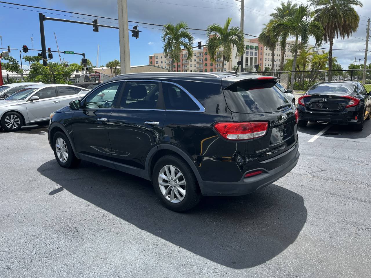 Used 2017 Kia Sorento FWD image 3