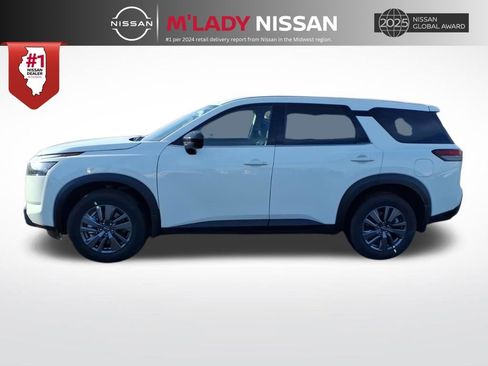 New 2025 Nissan Pathfinder S image 4