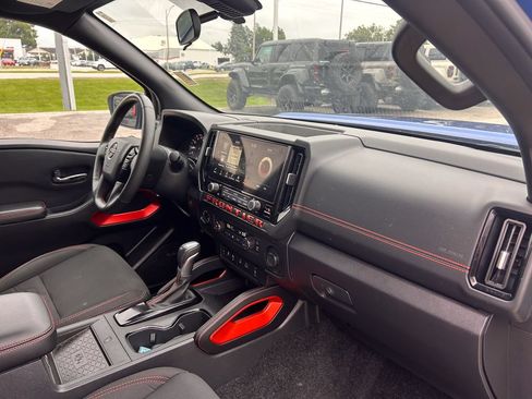 Used 2025 Nissan Frontier PRO-4X w/ Pro Convenience Package AWD/4WD image 19