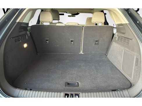 Used 2022 Lincoln Nautilus FWD w/ Premium Package image 19