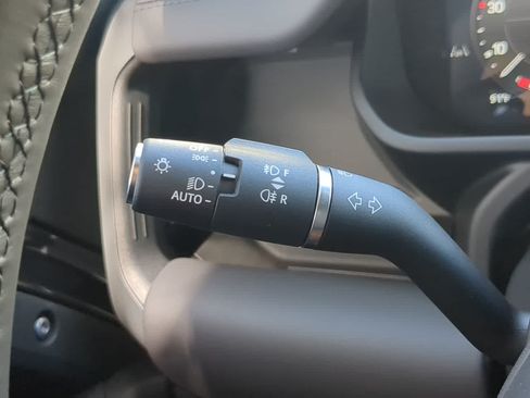 New 2026 Land Rover Defender 110 X-Dynamic SE AWD/4WD image 29