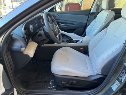 New 2025 Hyundai Elantra Limited image 14