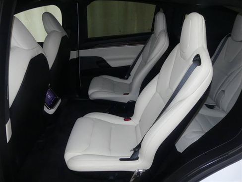 Used 2022 Tesla Model X AWD/4WD image 5