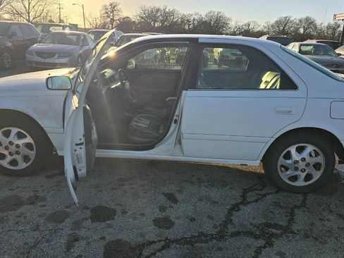 Used 2000 Toyota Solara SE image 3
