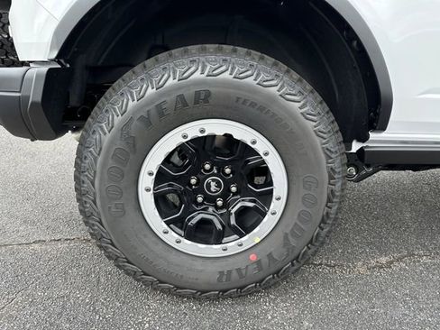 New 2025 Ford Bronco Badlands image 13