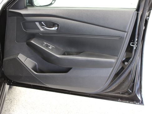 Used 2025 Honda Accord LX image 31