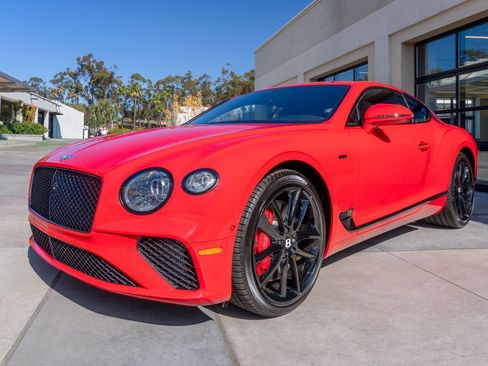 Used 2024 Bentley Continental GT image 41