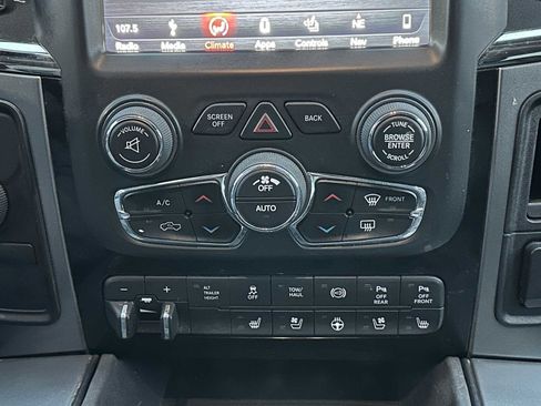 Used 2018 RAM 2500 Laramie w/ Sport Appearance Group image 27