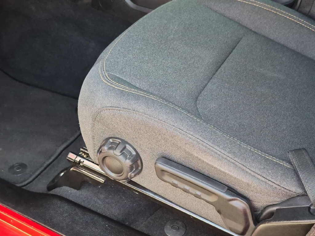 Used 2025 Jeep Wrangler Unlimited Sport AWD/4WD image 14