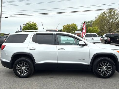 Used 2017 GMC Acadia SLT AWD/4WD image 12
