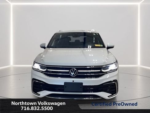 Certified 2024 Volkswagen Tiguan SEL R-Line AWD/4WD image 4
